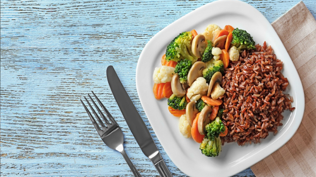 Rekomendasi 7 Makanan Diet Terbaik yang Mempercepat Pembakaran Lemak