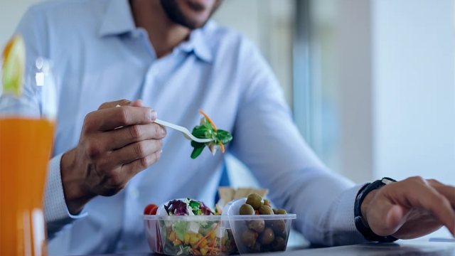 Mengenal Teknik Mindful Eating, Cara Makan Sehat Tanpa Harus Diet Ketat
